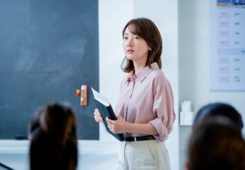 7 Key Services By Teacher Yoon Na Hee In Pyramid Game Uncover Bullying Cases