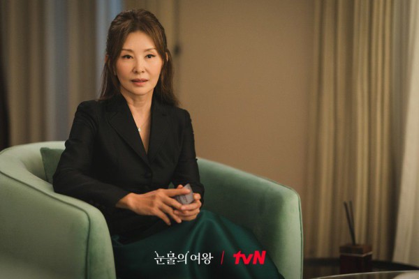 5 Unanswered Questions About Moh Seul Hee In “Queen Of Tears”