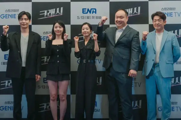 Meet The Stars Of The Hit Korean Drama “Crash”