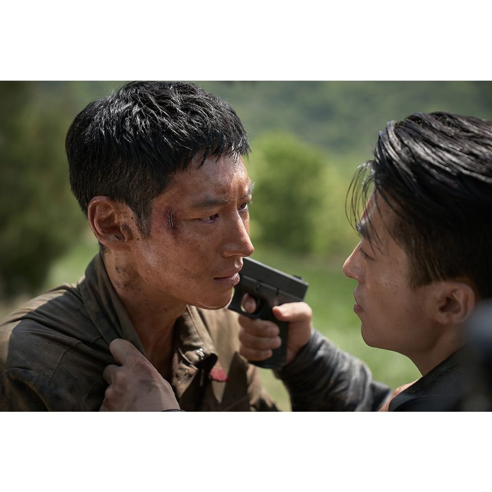 Koo Kyo Hwan and Lee Je Hoon in Escape