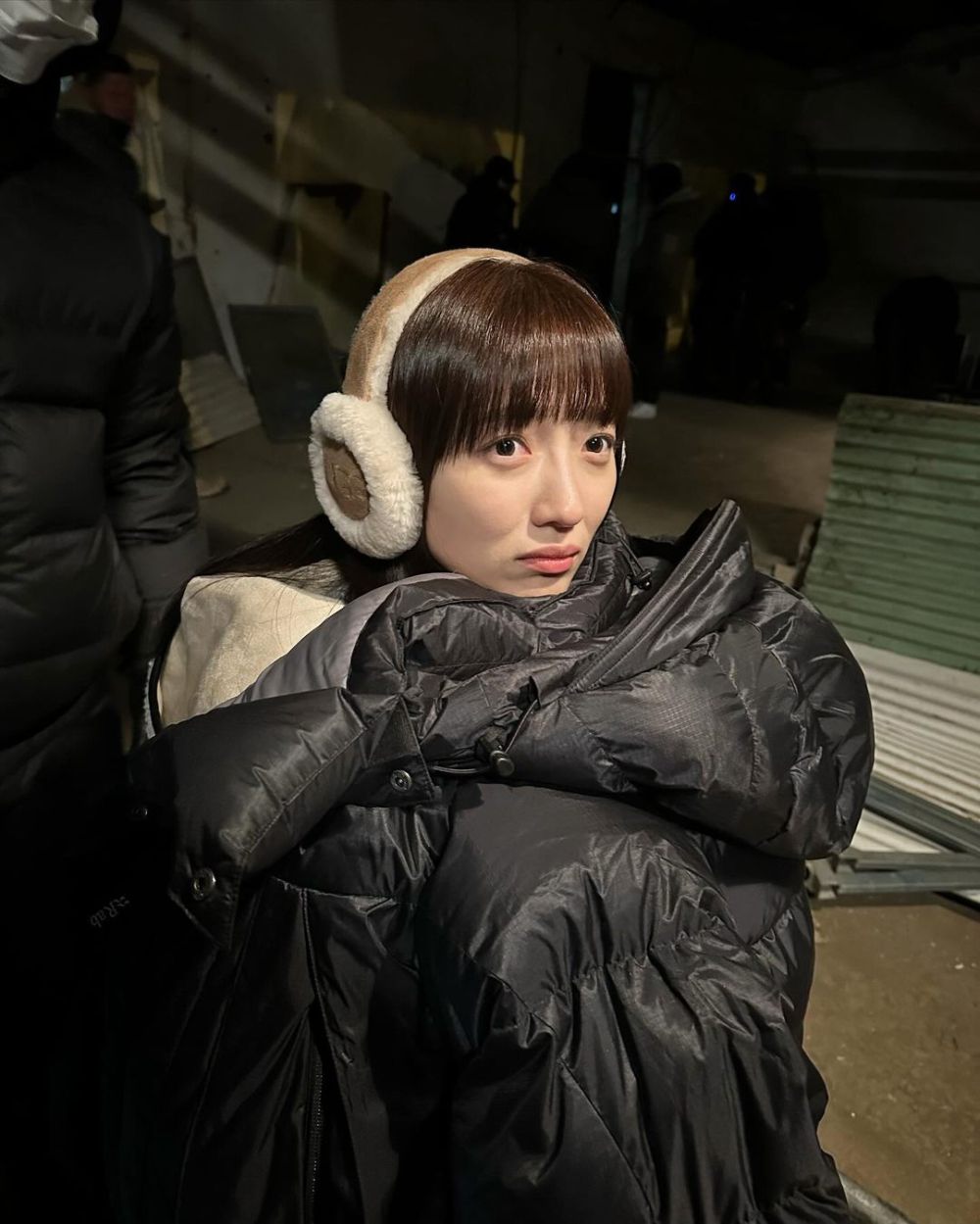 Pyo Ye Jin Staying Warm On Set