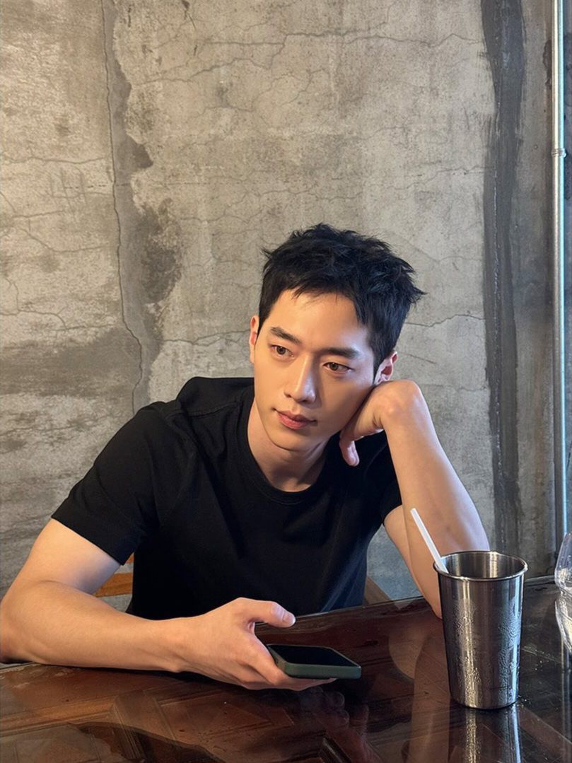 Seo Kang Joon's latest portrait after military service