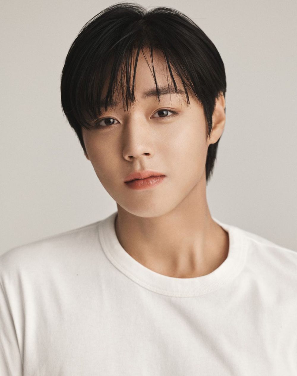 Park Ji Hoon Officially Joins YY Entertainment, Will He Focus on Acting?