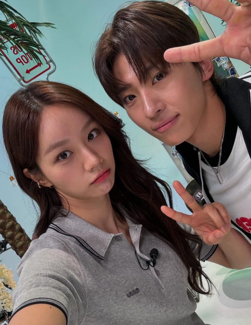 Hyeri and Dex selfie