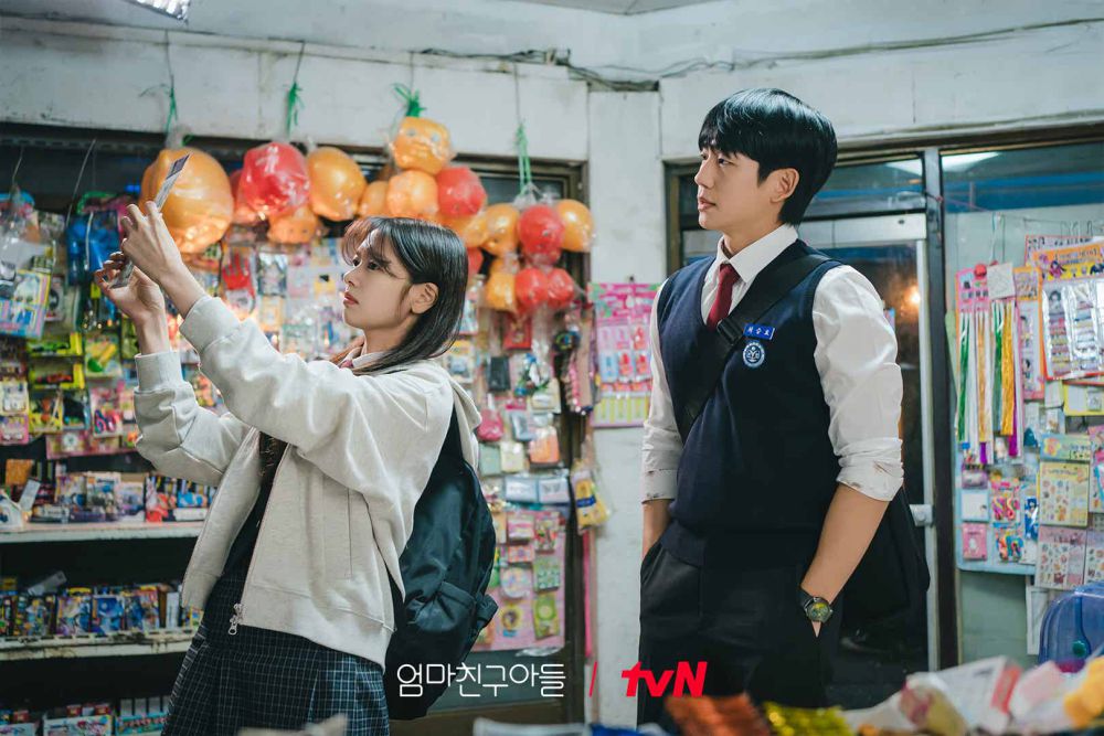 Jung Hae In and Jung So Min in Love Next Door